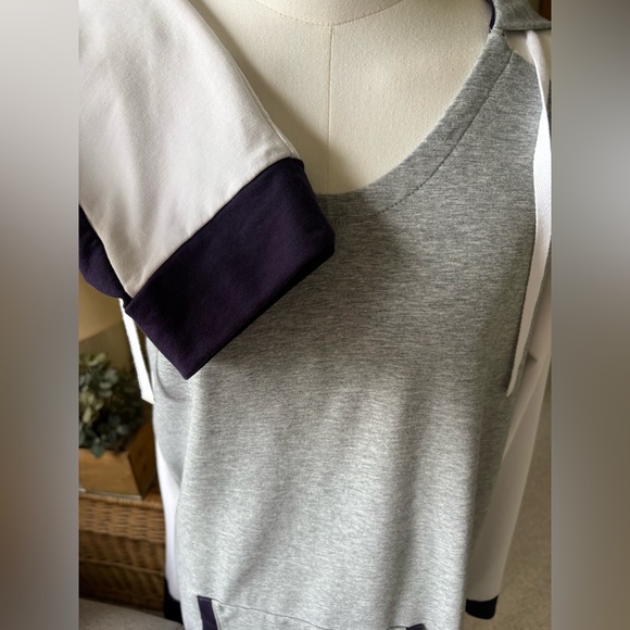 DKNY Color-Block Hooded Relaxed Shirt/Dress in Heather Gray, Blue & White w Pkt - Picture 10 of 10